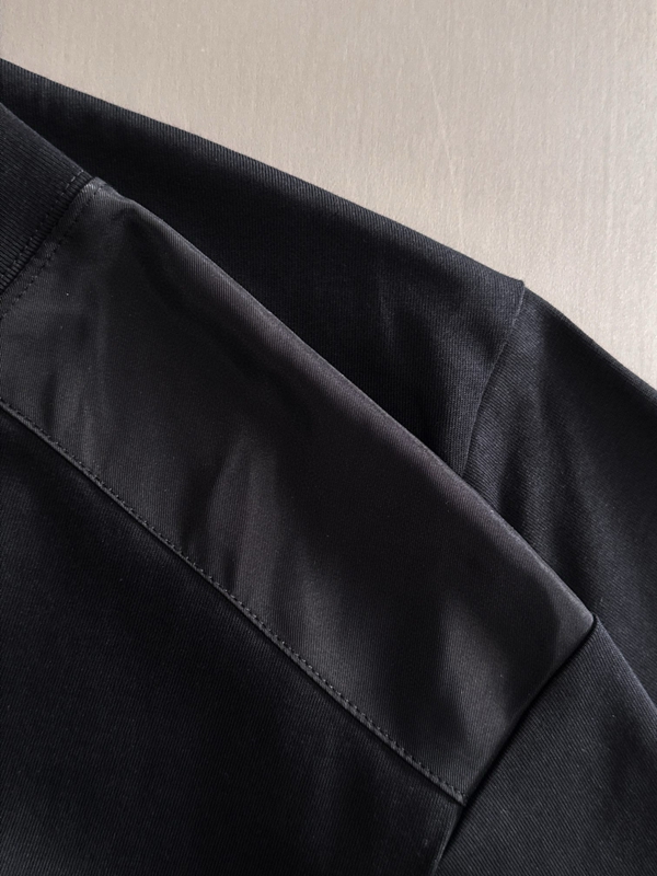 ブランドTシャツ角部分ディテール